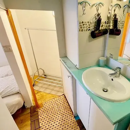 Notre-dame Apartment *